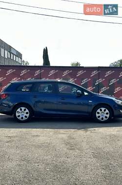 Универсал Opel Astra 2011 в 