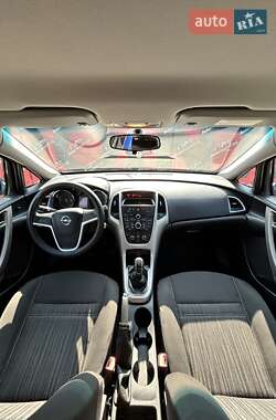 Универсал Opel Astra 2011 в 