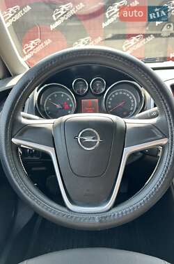 Универсал Opel Astra 2011 в 