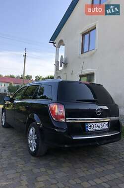Универсал Opel Astra 2010 в Тернополе
