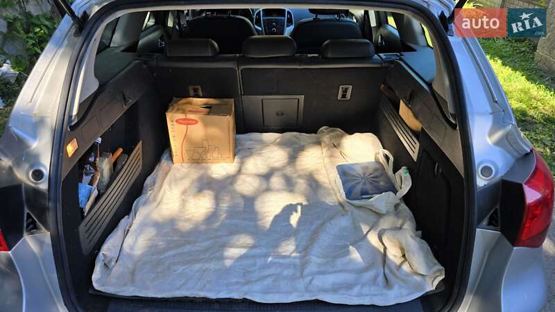 Універсал Opel Astra 2012 в Борисполі
