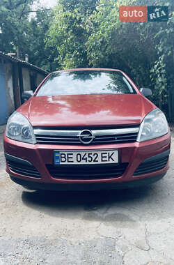 Хэтчбек Opel Astra 2006 в 