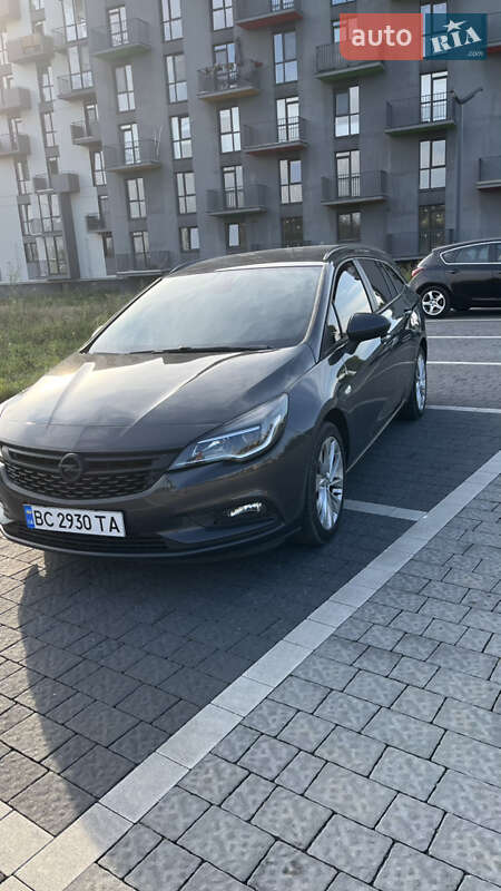 Універсал Opel Astra 2016 в Львові