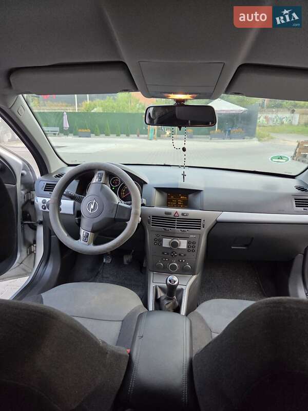 Универсал Opel Astra 2006 в Фастове