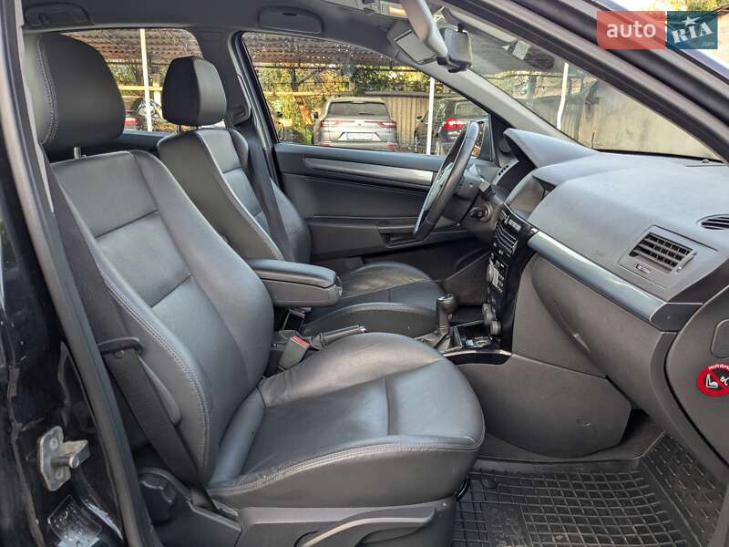 Хэтчбек Opel Astra 2009 в Звягеле