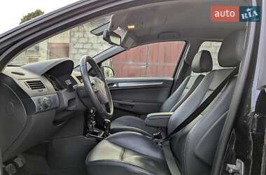 Хэтчбек Opel Astra 2009 в 
