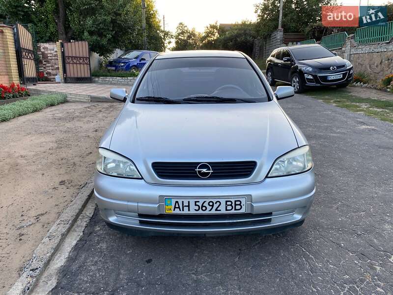 Opel Astra 2004