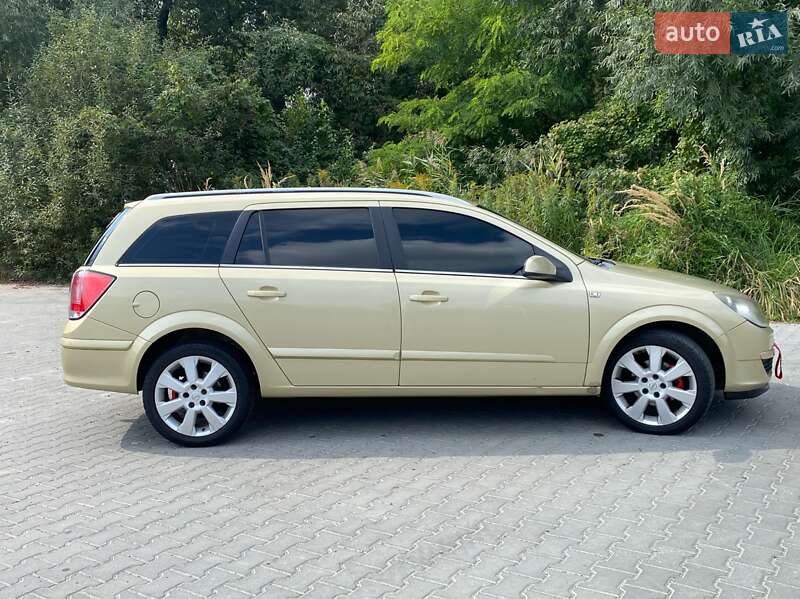 Універсал Opel Astra 2004 в Львові