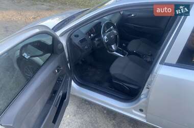 Хэтчбек Opel Astra 2012 в 