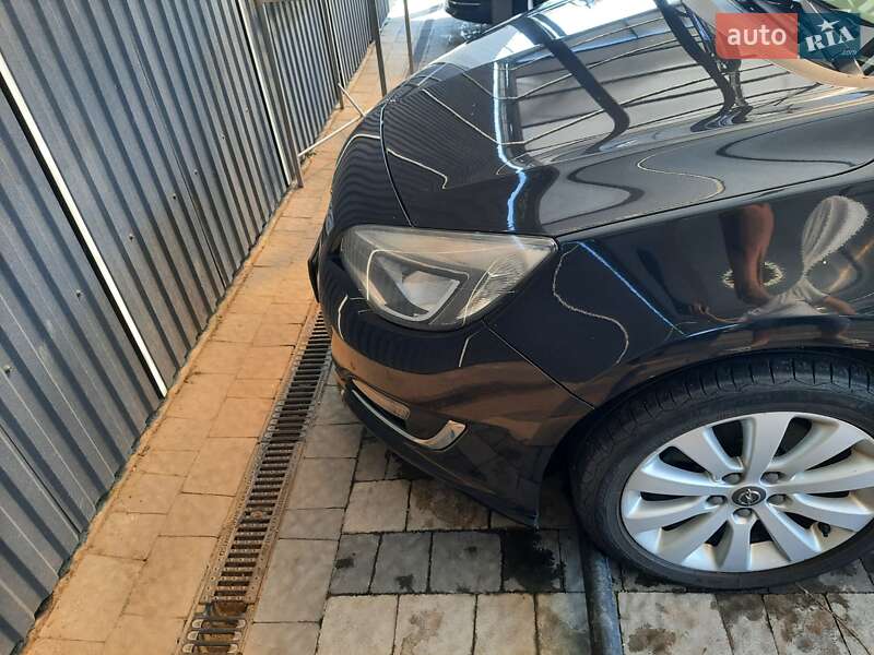 Универсал Opel Astra 2015 в Ужгороде