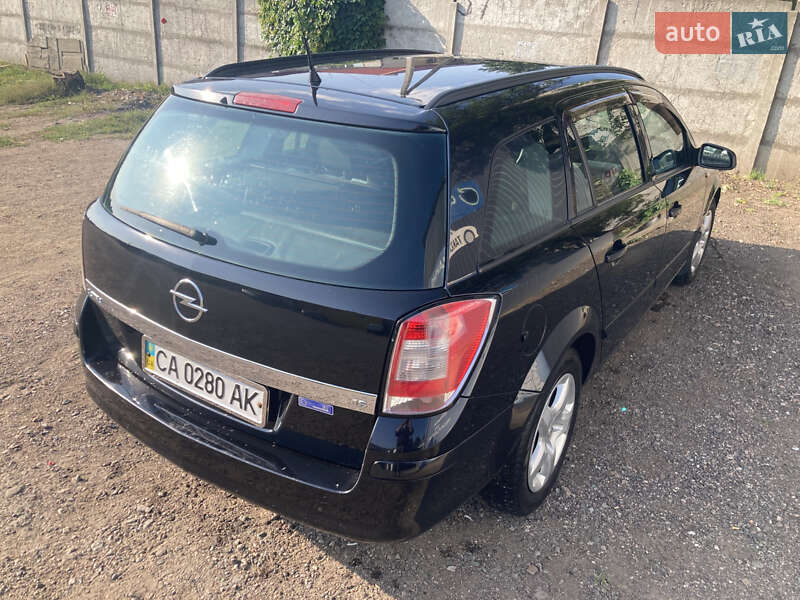 Универсал Opel Astra 2008 в Черкассах