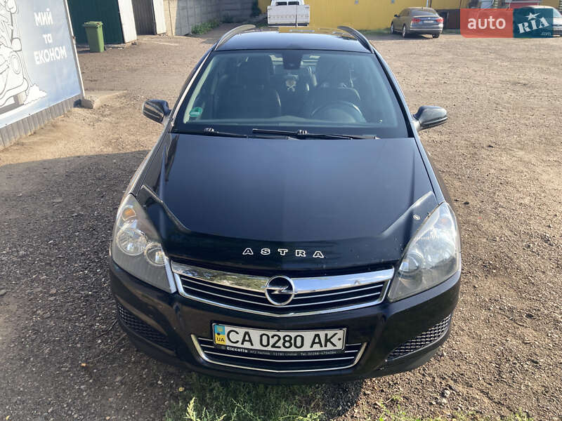 Универсал Opel Astra 2008 в Черкассах