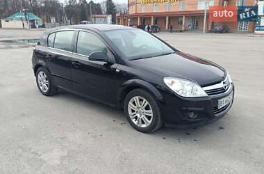 Хэтчбек Opel Astra 2010 в 