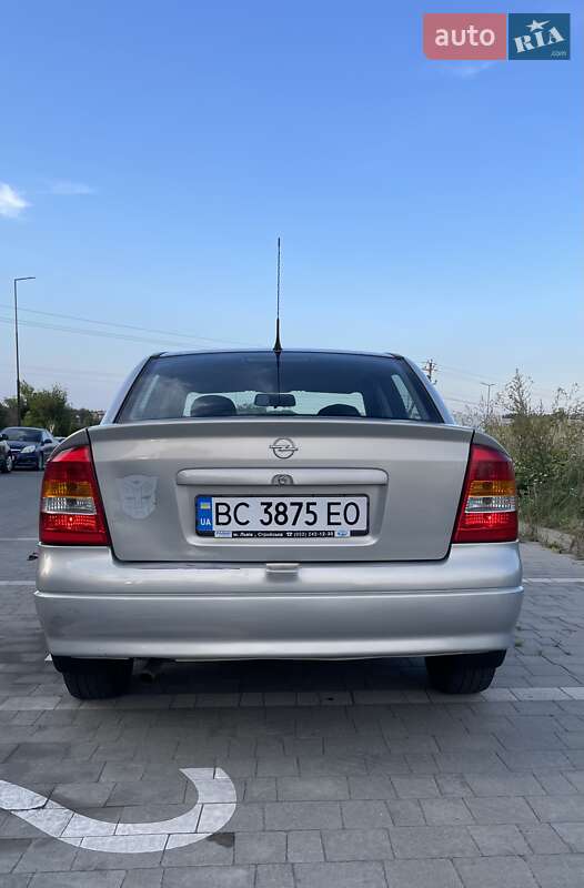 Седан Opel Astra 2008 в Львове