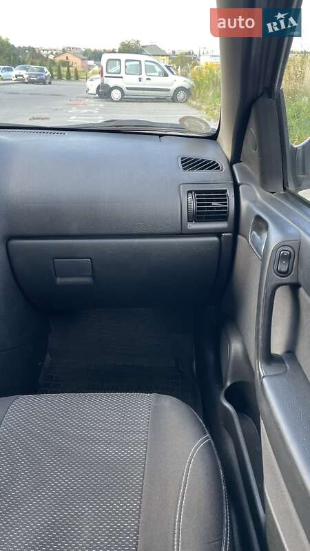 Седан Opel Astra 2008 в Львове