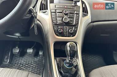 Хэтчбек Opel Astra 2010 в 