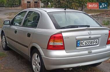 Хэтчбек Opel Astra 2002 в 
