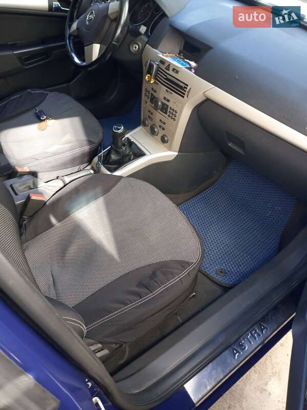 Универсал Opel Astra 2008 в Чернигове