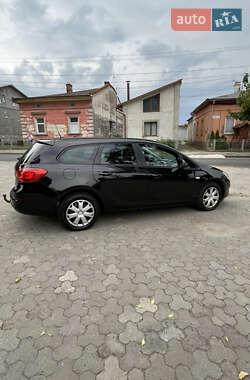 Универсал Opel Astra 2011 в 