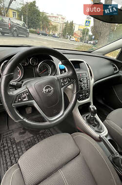 Универсал Opel Astra 2011 в 