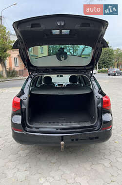 Универсал Opel Astra 2011 в 