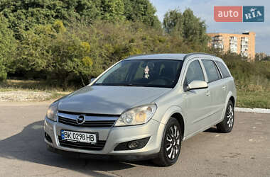 Універсал Opel Astra 2008 в Рівному