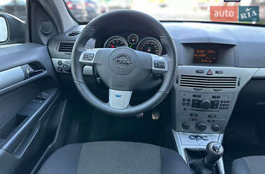 Универсал Opel Astra 2006 в 