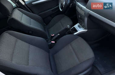 Универсал Opel Astra 2006 в 