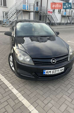 Хэтчбек Opel Astra 2005 в 