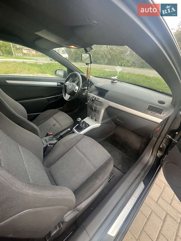 Хетчбек Opel Astra 2005 в Рівному