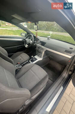 Хэтчбек Opel Astra 2005 в 