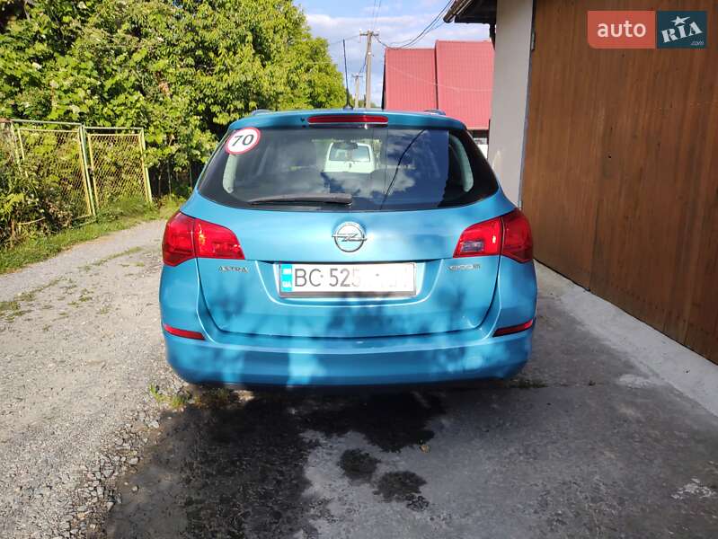 Універсал Opel Astra 2012 в Львові