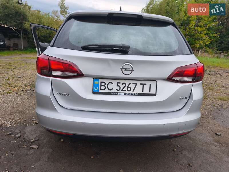 Универсал Opel Astra 2017 в Трускавце