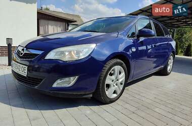 Универсал Opel Astra 2011 в 
