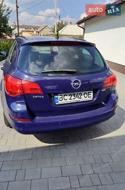 Универсал Opel Astra 2011 в 