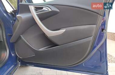 Универсал Opel Astra 2011 в 