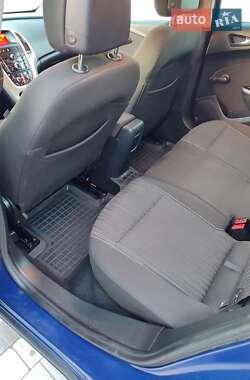 Универсал Opel Astra 2011 в 
