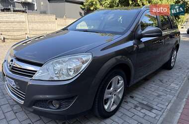 Универсал Opel Astra 2009 в Луцке