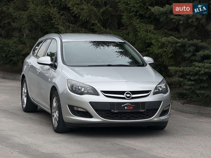 Универсал Opel Astra 2015 в Тернополе