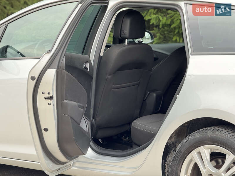 Универсал Opel Astra 2015 в Тернополе