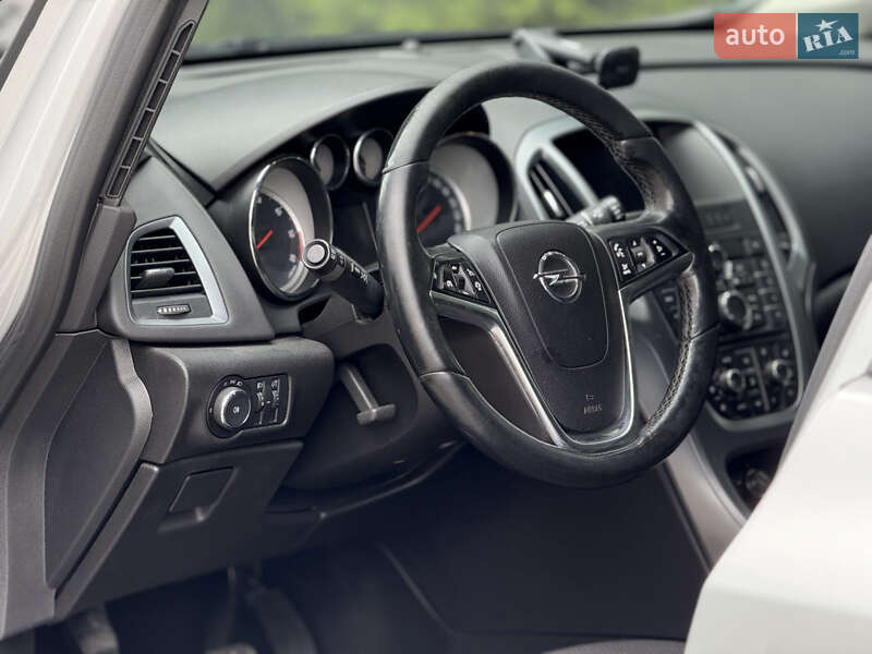 Универсал Opel Astra 2015 в Тернополе