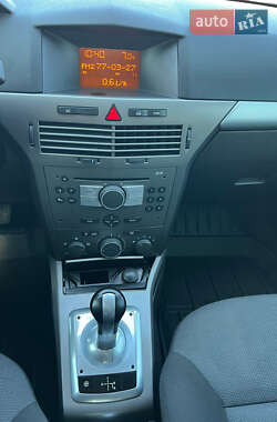 Хетчбек Opel Astra 2005 в 