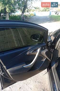 Универсал Opel Astra 2011 в 