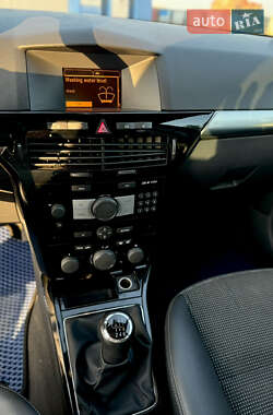 Универсал Opel Astra 2009 в 