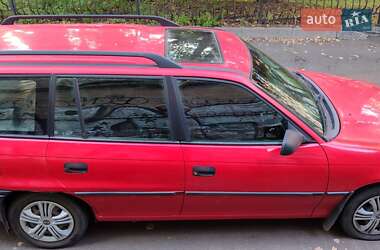 Универсал Opel Astra 1996 в 