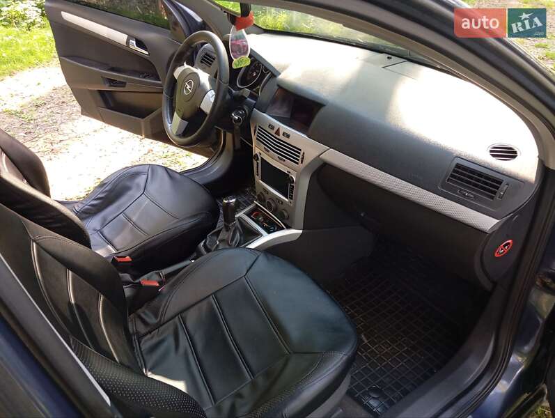 Універсал Opel Astra 2006 в Новгород-Сіверському