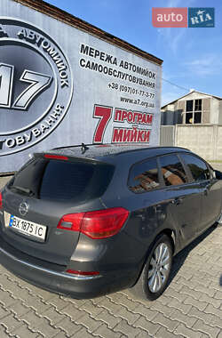 Универсал Opel Astra 2012 в 