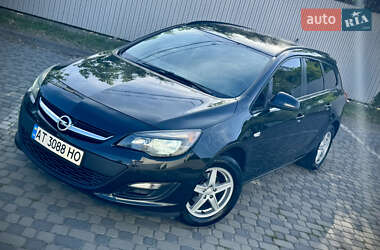 Універсал Opel Astra 2013 в Івано-Франківську