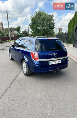 Универсал Opel Astra 2005 в 