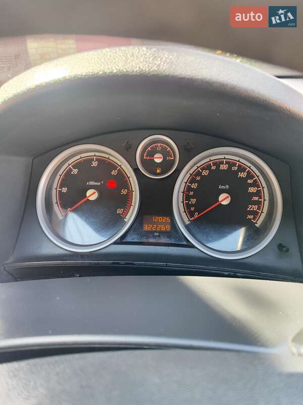 Универсал Opel Astra 2004 в Киеве